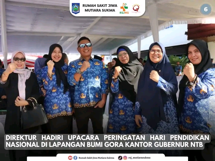 DIREKTUR HADIRI UPACARA PERINGATAN HARI PENDIDIKAN NASIONAL DI LAPANGAN BUMI GORA KANTOR GUBERNUR NTB